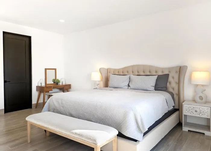 Stunning 2br - 5 Min To Apartamento
