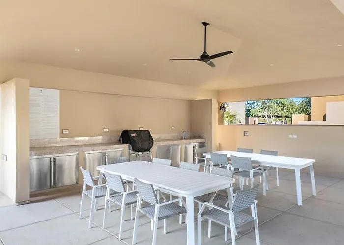 Stunning 2br - 5 Min To *